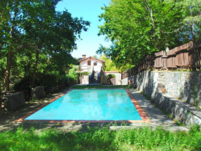 Holiday House with Shared Pool Terrace Fireplace, San Marcello Pistoiese